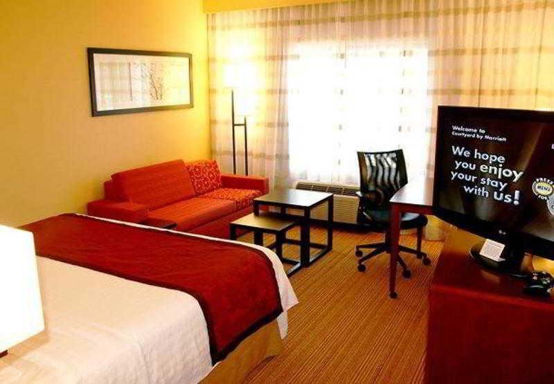 Courtyard By Marriott Traverse City Eksteriør billede