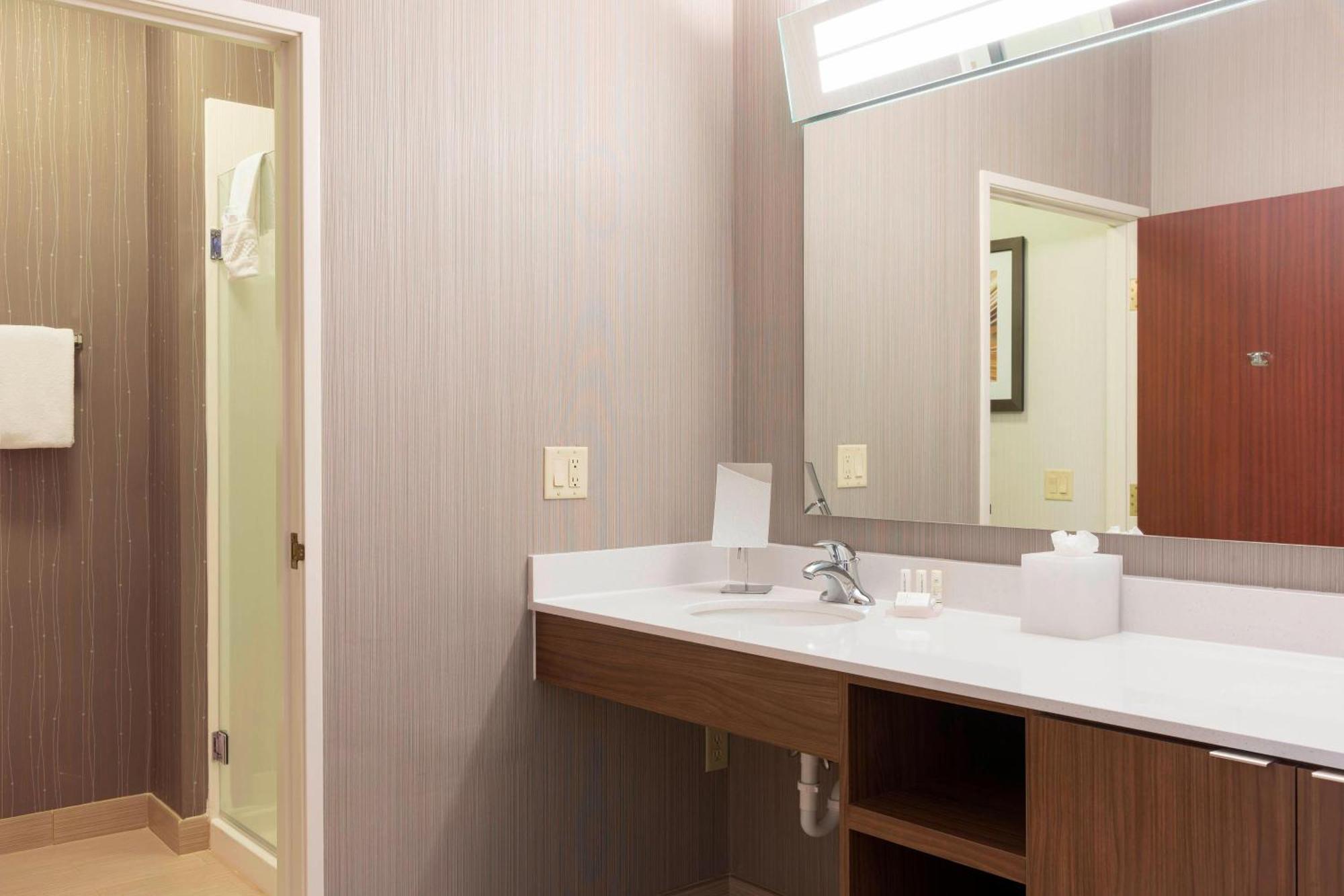 Courtyard By Marriott Traverse City Eksteriør billede